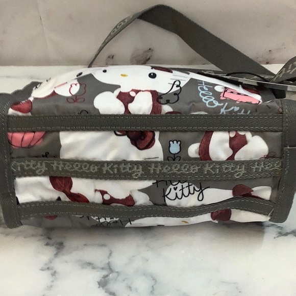 Lesportsac Petite Crossbody Hello Kitty - Picture 5 of 7